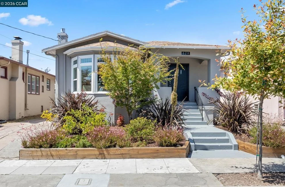 Unit for sale at 628 Poirier St, Oakland, CA 94609
