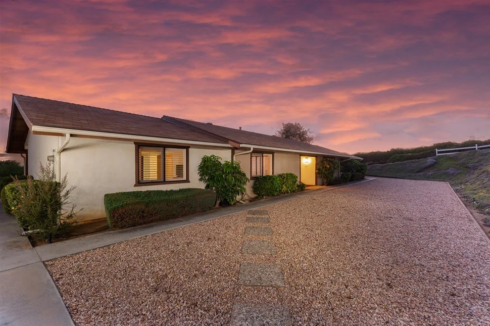 Unit for sale at 901 Pepper Tree Ln., Fallbrook, CA 92028