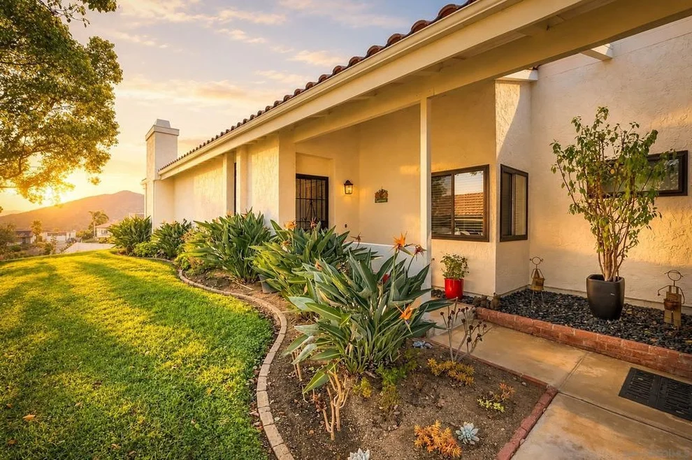 Unit for sale at 17824 Villamoura Dr, Poway, CA 92064