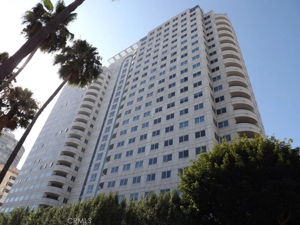 Unit for sale at 525 E Seaside Way, Long Beach, CA 90802