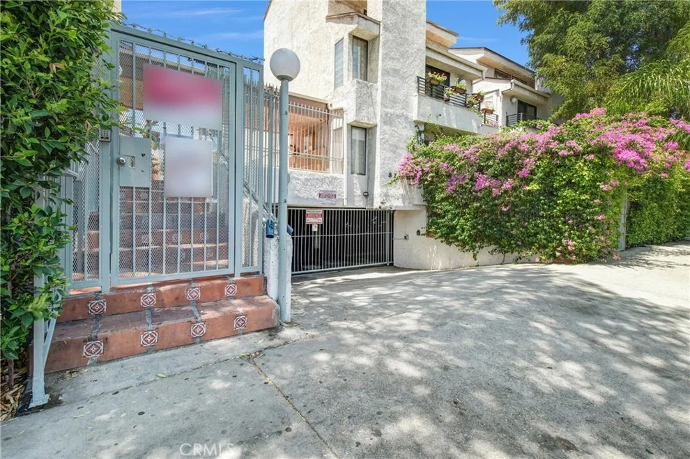Unit for sale at 8221 Langdon Avenue, Van Nuys, CA 91406