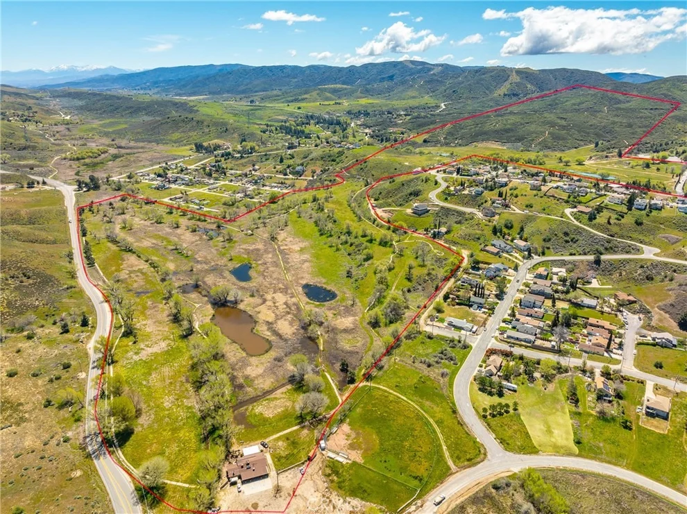 Unit for sale at 14780 Elizabeth Lake Road, Lake Elizabeth, CA 93532