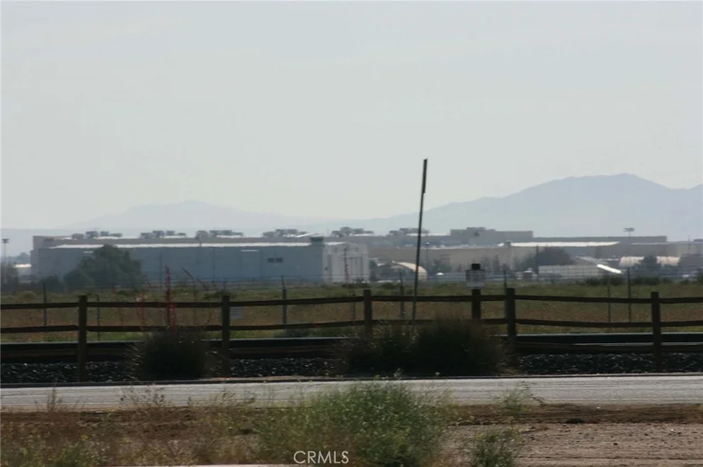 Unit for sale at 12 Avenue M-12, Palmdale, CA 93535