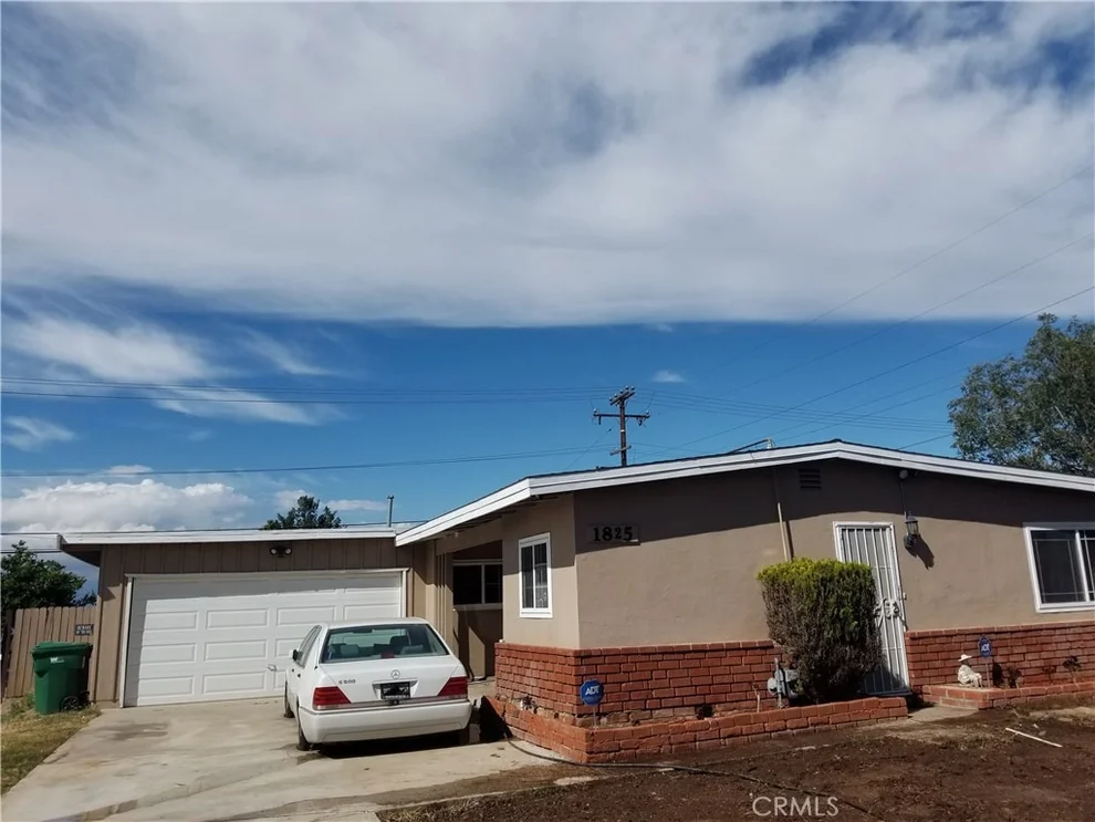 Unit for sale at 1825 Via Santiago, Corona, CA 92882