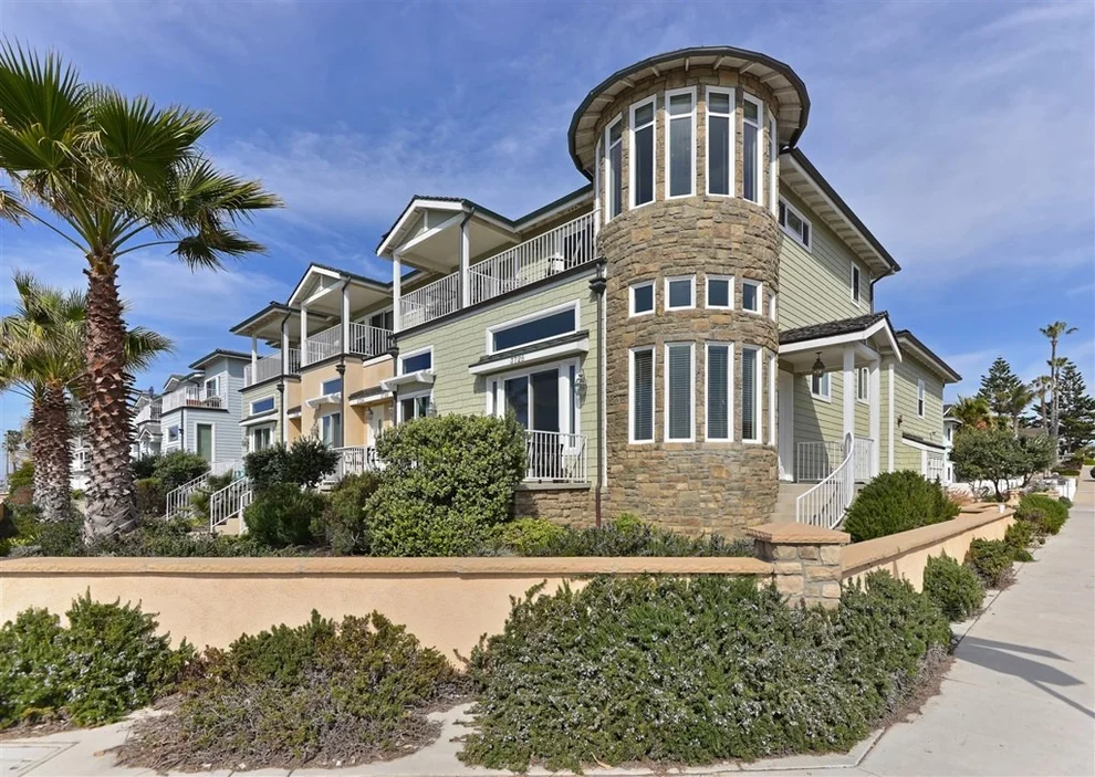 Unit for sale at 3710 Carlsbad Blvd, Carlsbad, CA 92008