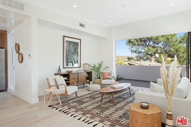 Unit for sale at 857 1/2 Hyperion, Los Angeles, CA 90029