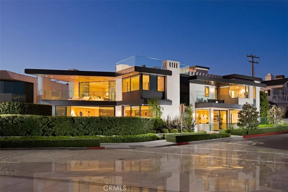 Unit for sale at 2928 Ocean, Corona Del Mar, CA 92625