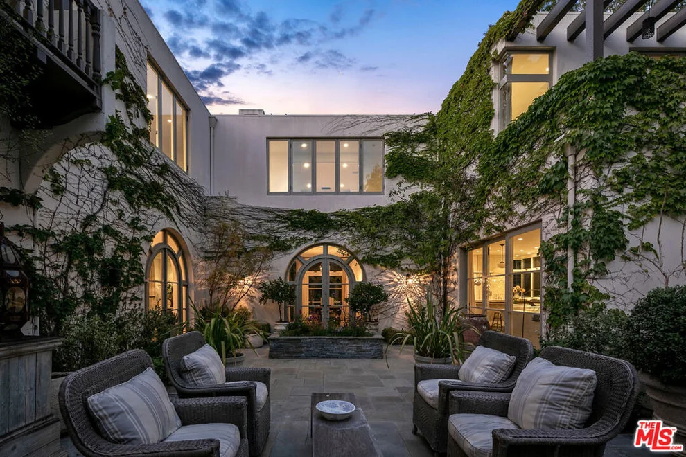 Unit for sale at 850 Muskingum Avenue, Pacific Palisades, CA 90272