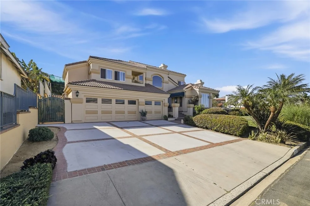 Unit for sale at 4177 S Cloverdale, Los Angeles, CA 90008
