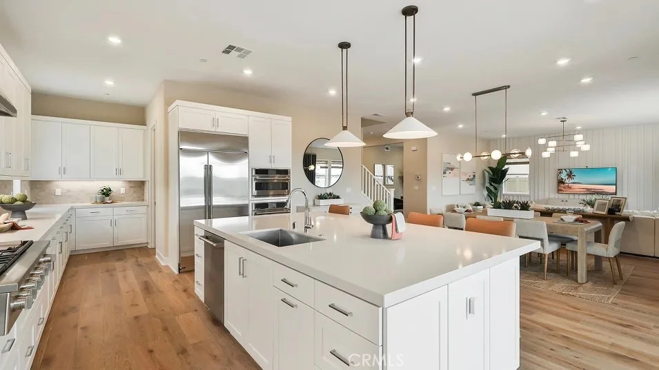 Unit for sale at 29790 Camino La Cumbre, Valencia, CA 91354