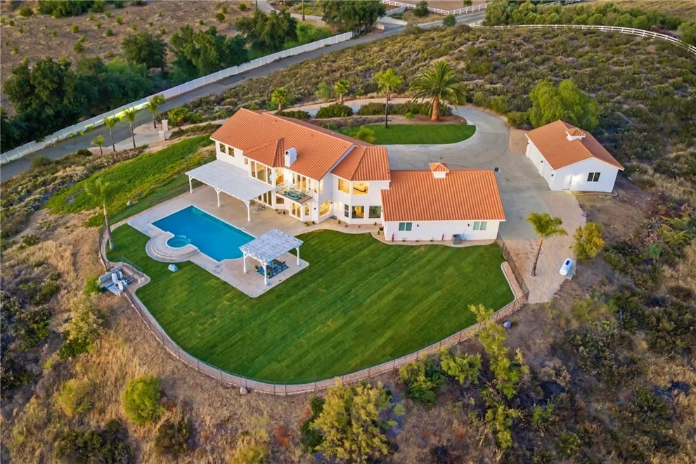 Unit for sale at 38475 Calaveras Road, Temecula, CA 92592