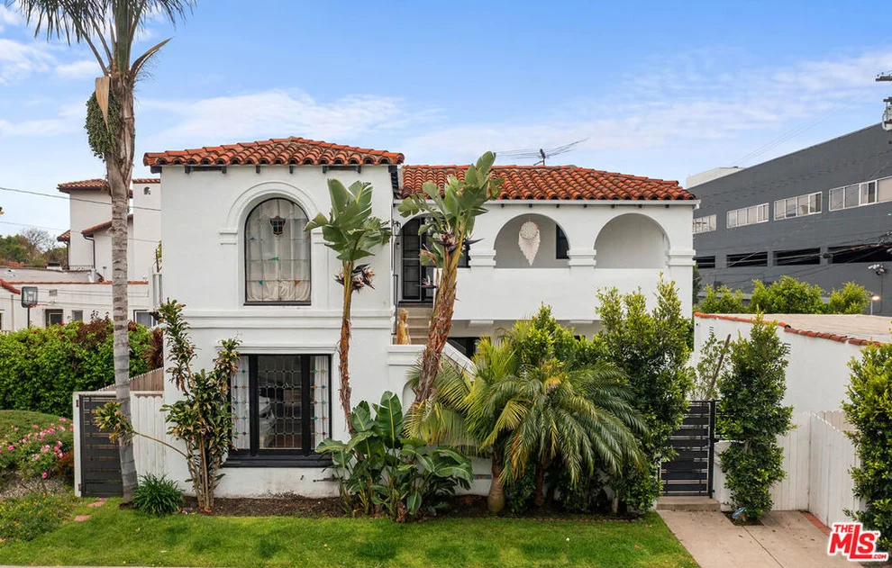 Unit for sale at 8472 Oakwood Avenue, Los Angeles, CA 90048