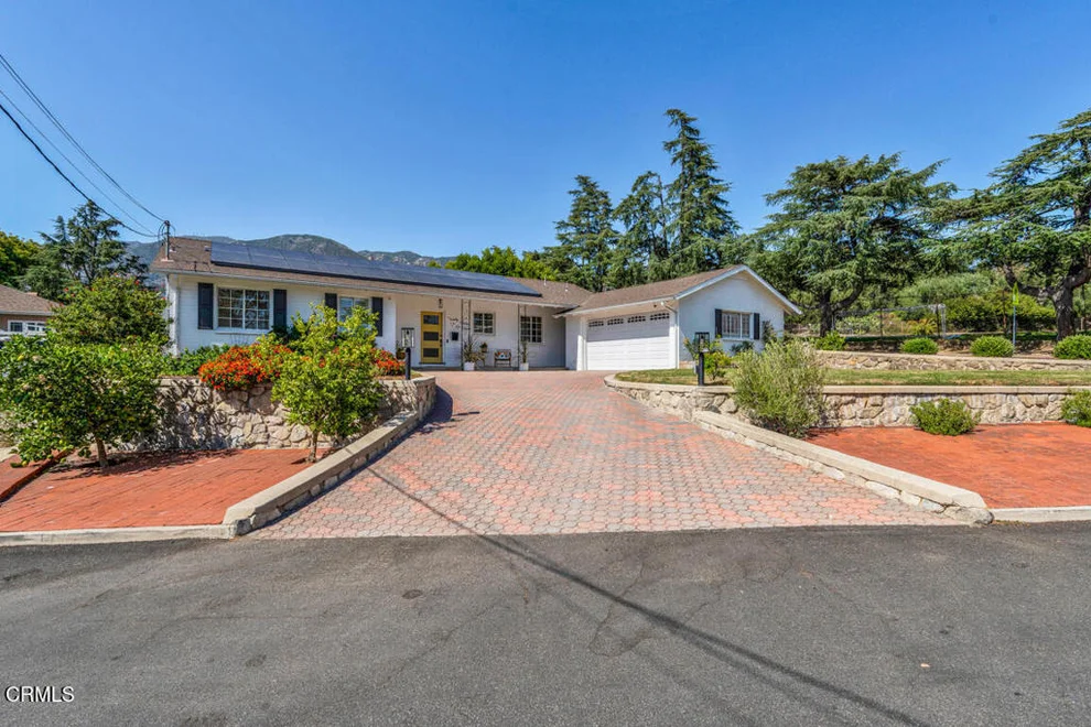 Unit for sale at 2707 Alabama Street, La Crescenta, CA 91214