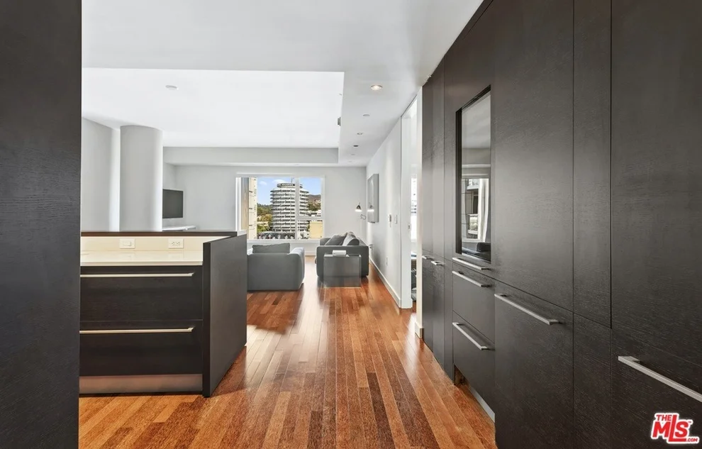 Unit for sale at 6250 Hollywood Boulevard, Los Angeles, CA 90028