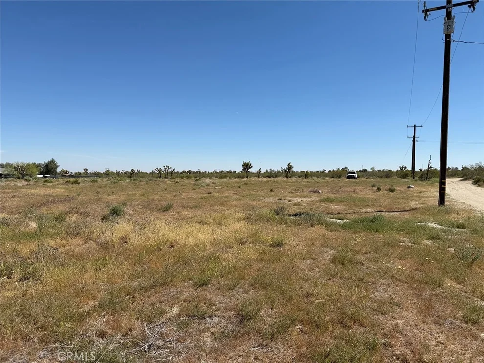 Unit for sale at 1080 Danbury, Pinon Hills, CA 92372