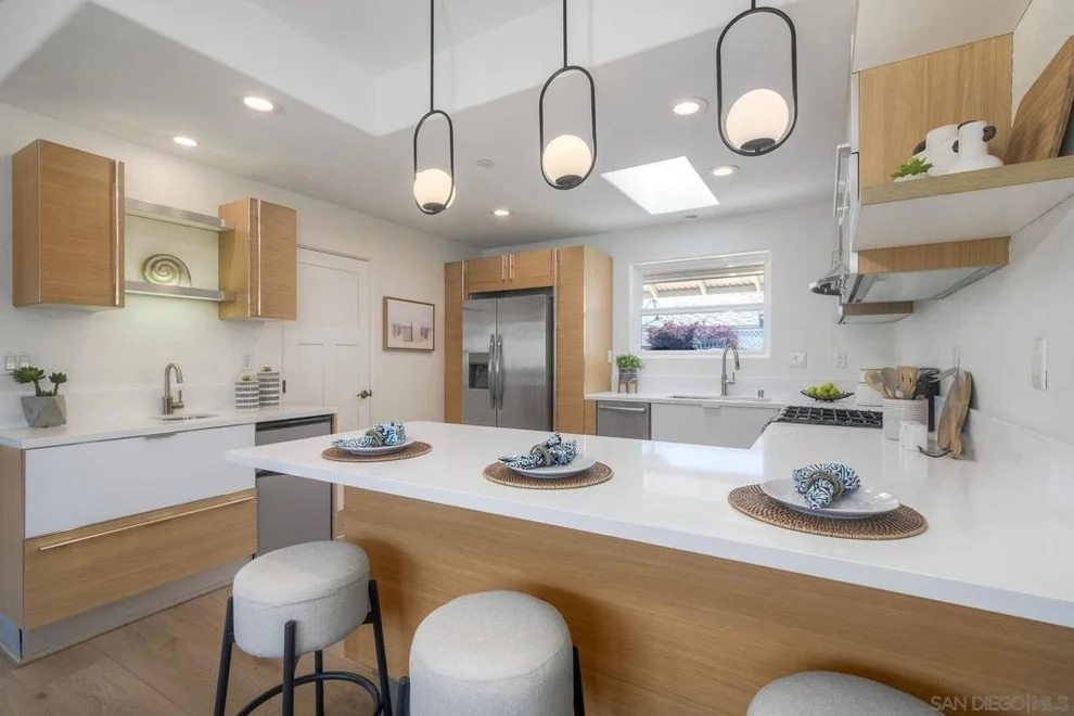 Unit for sale at 1011 13 Knowles Ave, Carlsbad, CA 92008