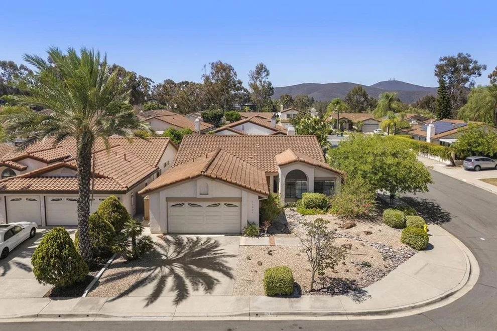 Unit for sale at 11821 Calle Parral, San Diego, CA 92128
