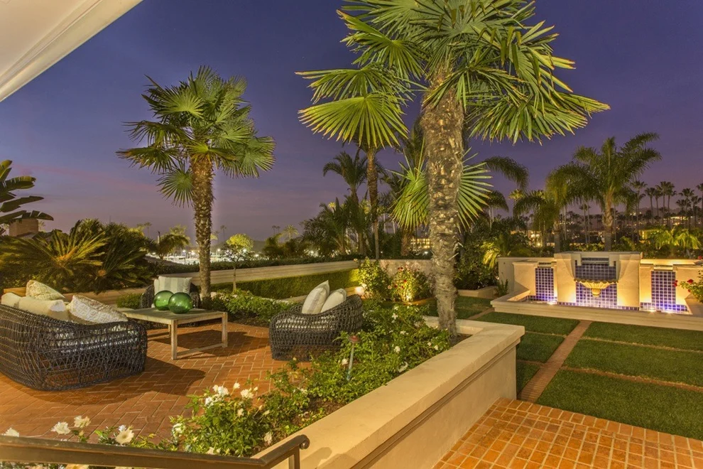 Unit for sale at 7956 Avenida Alamar, La Jolla, CA 92037