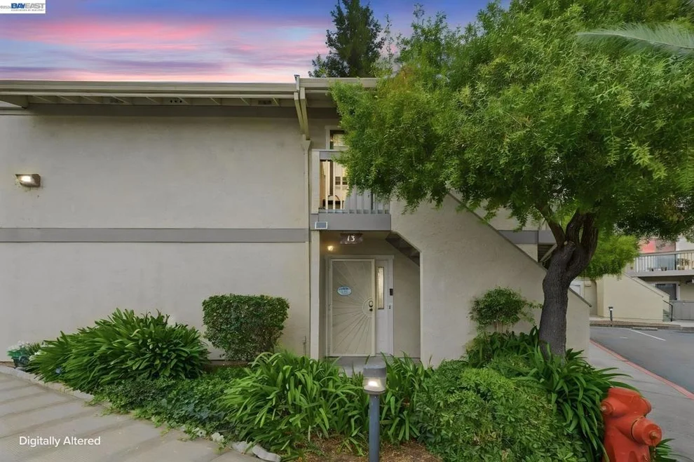 894 Lewelling Boulevard