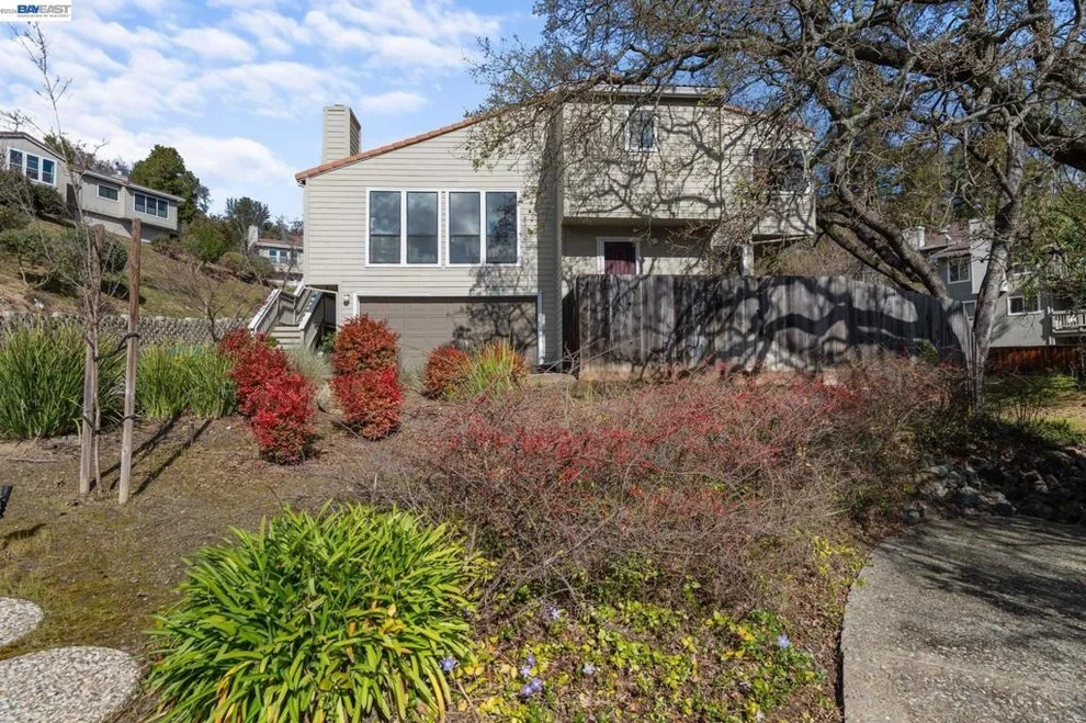 Unit for sale at 14 Heritage Oaks Rd, Pleasant Hill, CA 94523