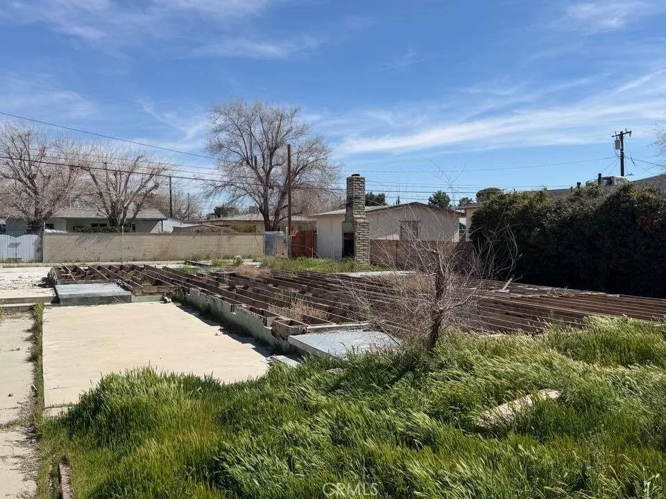 Unit for sale at 45356 10th Street W, Lancaster, CA 93534
