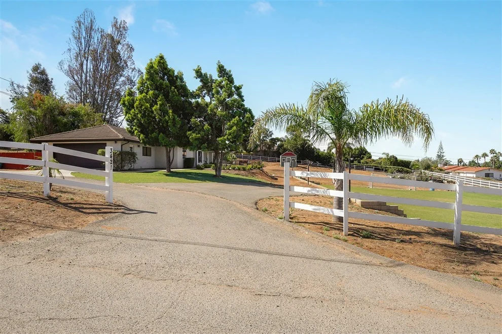 Unit for sale at 3421 Hillside Ln, Fallbrook, CA 92028