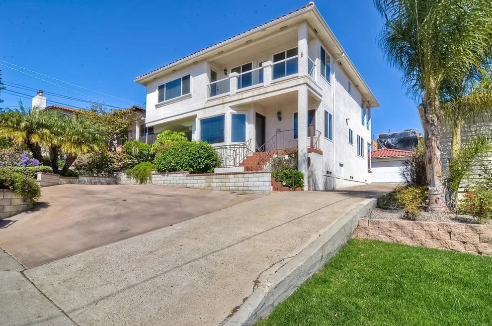 Unit for sale at 3330 Lowell Street, San Diego, CA 92106