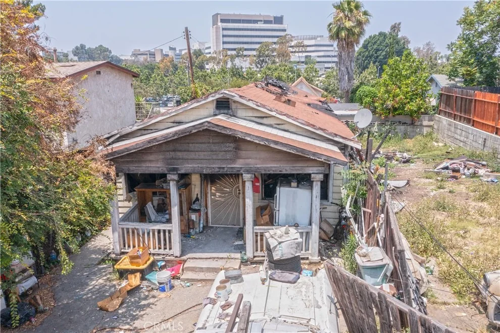 Unit for sale at 1517 Ricardo, Los Angeles, CA 90033