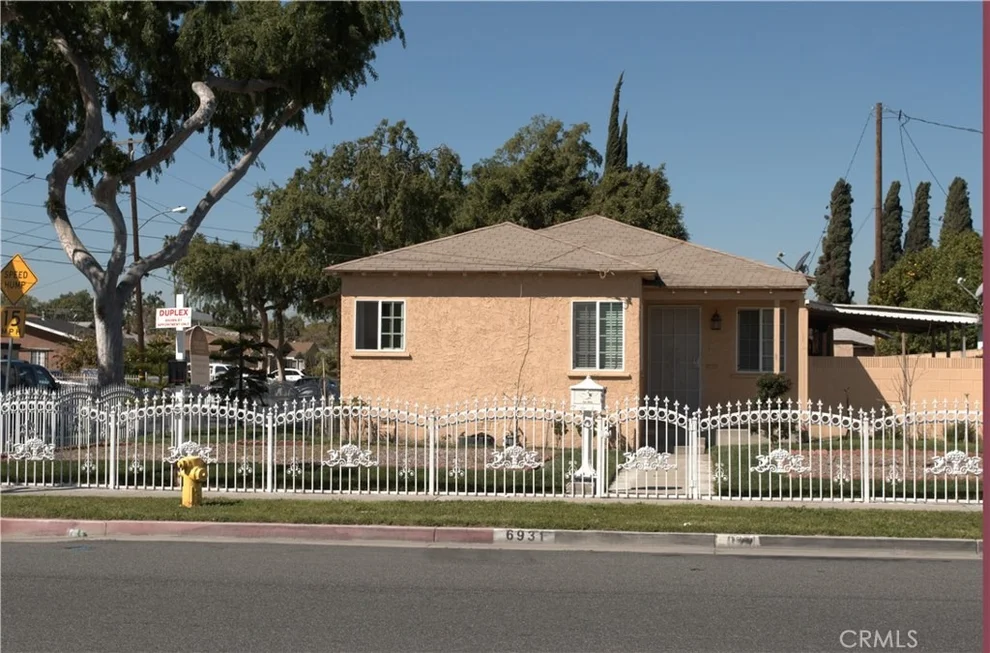 Unit for sale at 6931 4959 Wilcox Avenue, Bell, CA 90201