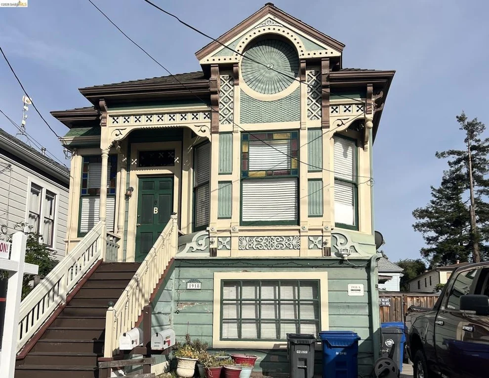 Unit for sale at 1918 Lafayette St, Alameda, CA 94501