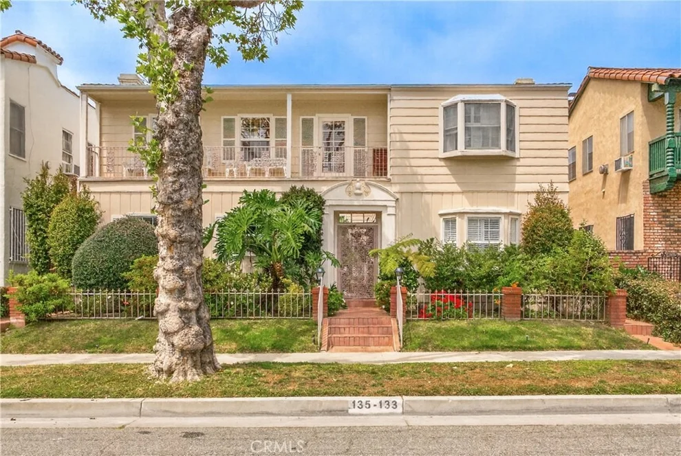 Unit for sale at 133 S Canon Drive, Beverly Hills, CA 90212