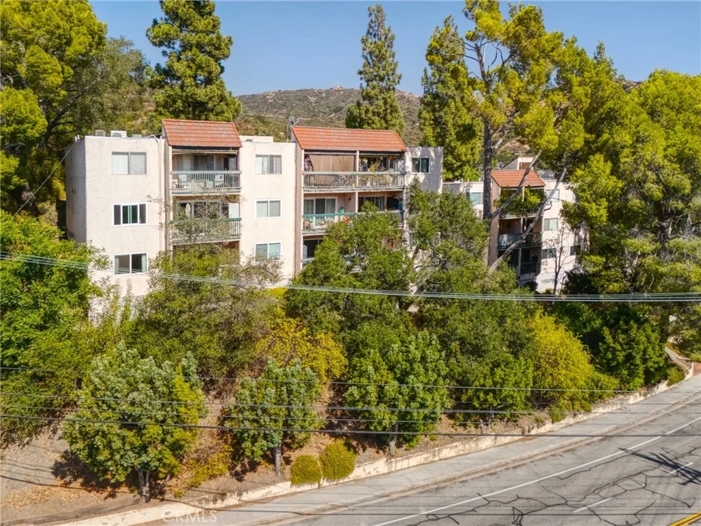 Unit for sale at 2940 N Verdugo, Glendale, CA 91208