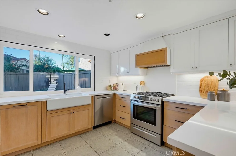 Unit for sale at 633 Via Presa, San Clemente, CA 92672