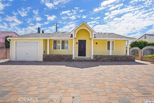 Unit for sale at 11154 Archwood Street, North Hollywood, CA 91606