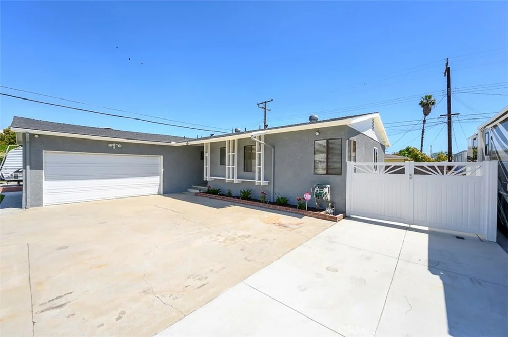 Unit for sale at 1600 W Woodcrest Avenue, Fullerton, CA 92833