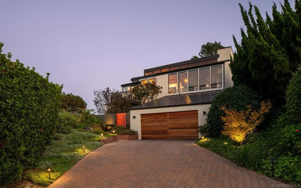 Unit for sale at 2551 Via Viesta, La Jolla, CA 92037