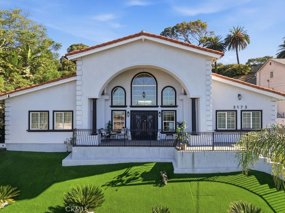 Unit for sale at 3173 Weldon, Los Angeles, CA 90065