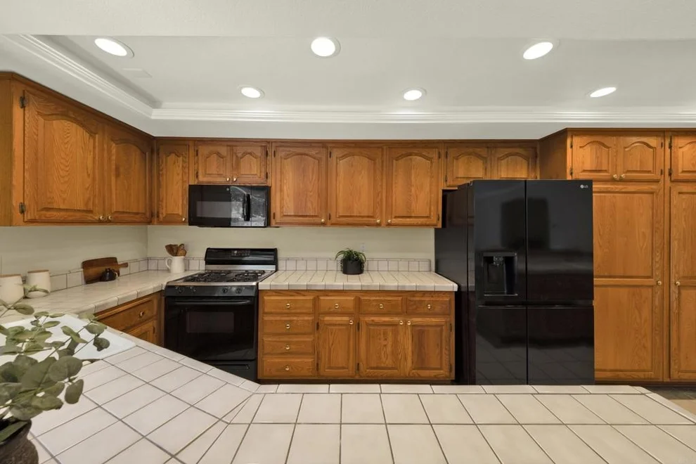Unit for sale at 44552 La Paz Road, Temecula, CA 92592