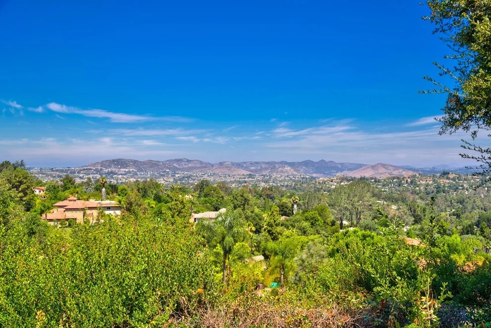 Unit for sale at 13770 Acorn Patch Rd, Poway, CA 92064
