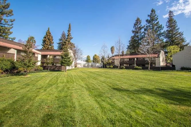 Unit for sale at 999 W Evelyn Terrace, Sunnyvale, CA 94086