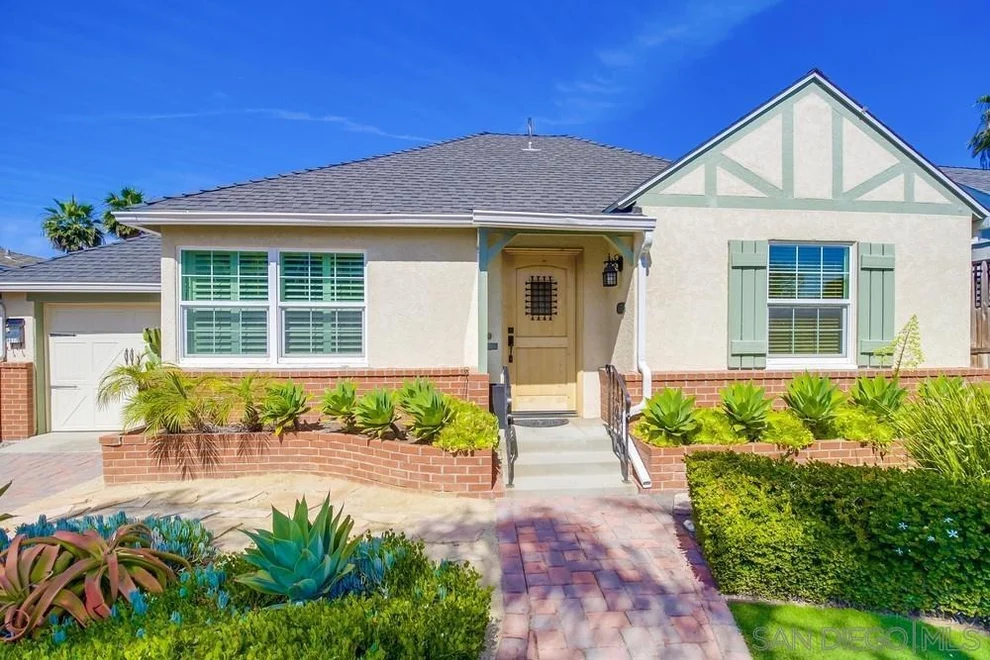 Unit for sale at 4670 72 Winona Ave, San Diego, CA 92115