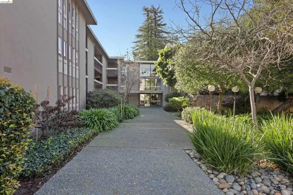 Unit for sale at 323 Monte Vista Ave, Oakland, CA 94611