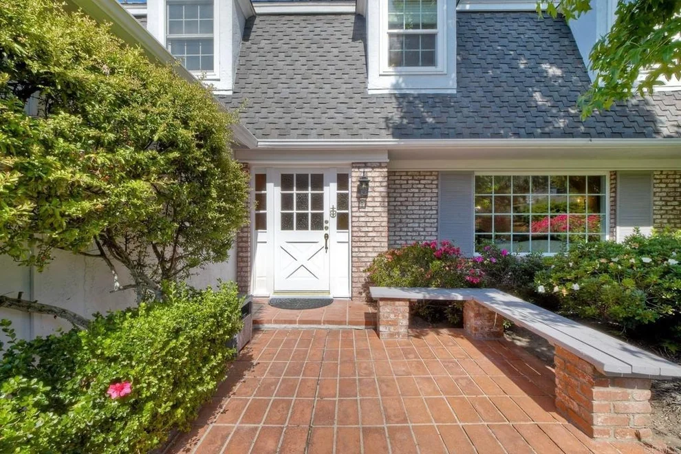 Unit for sale at 5954 Cozzens Street, San Diego, CA 92122