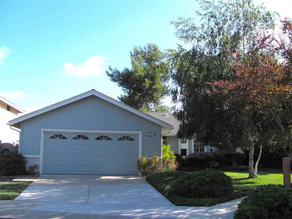 Unit for sale at 2324 Cobblestone Ln., Vista, CA 92081