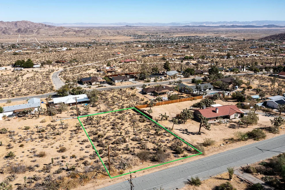 Unit for sale at 207 Sandalwood Trail, Joshua Tree, CA 92252