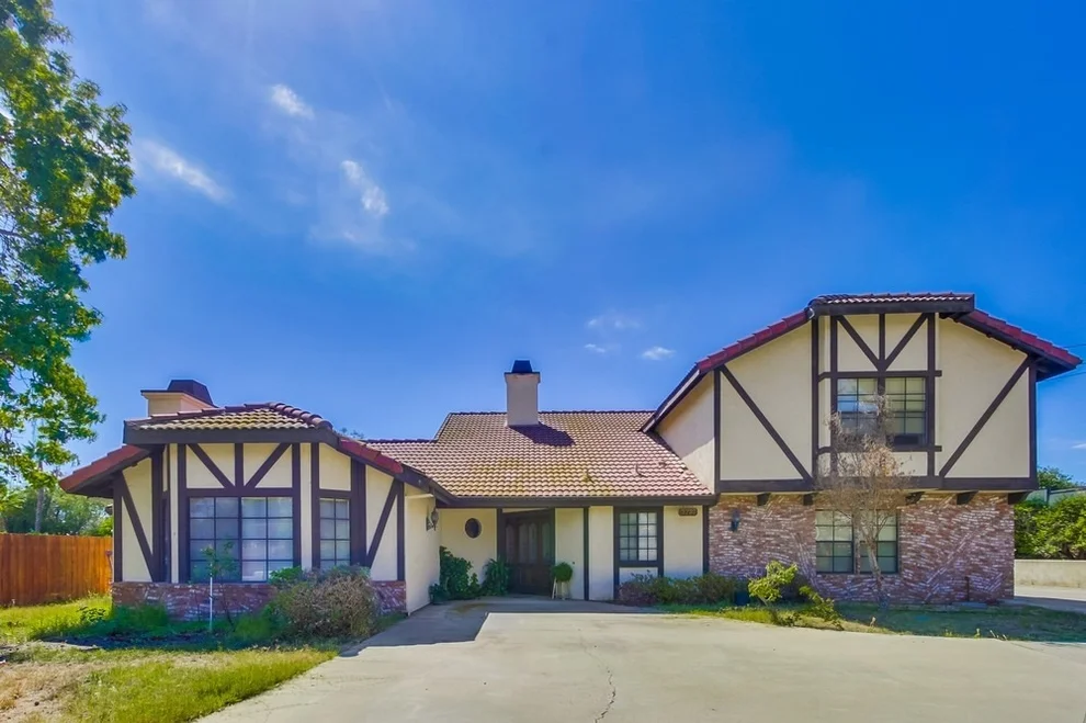 Unit for sale at 3738 Cresta Bonita, Bonita, CA 91902