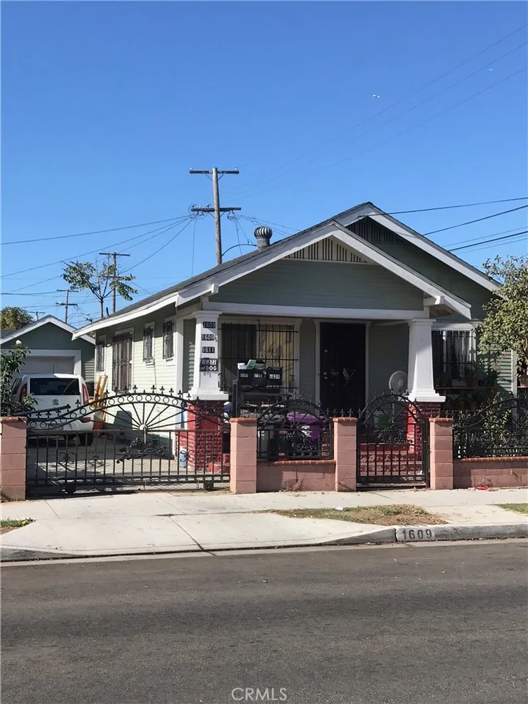 Unit for sale at 1609 Gundry, Long Beach, CA 90813