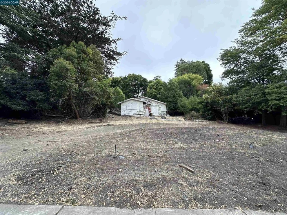 Unit for sale at 534 La Paloma Rd, El Sobrante, CA 94803