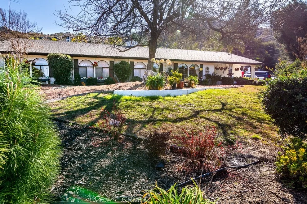 Unit for sale at 27415 Santa Fe Street, Hemet, CA 92543