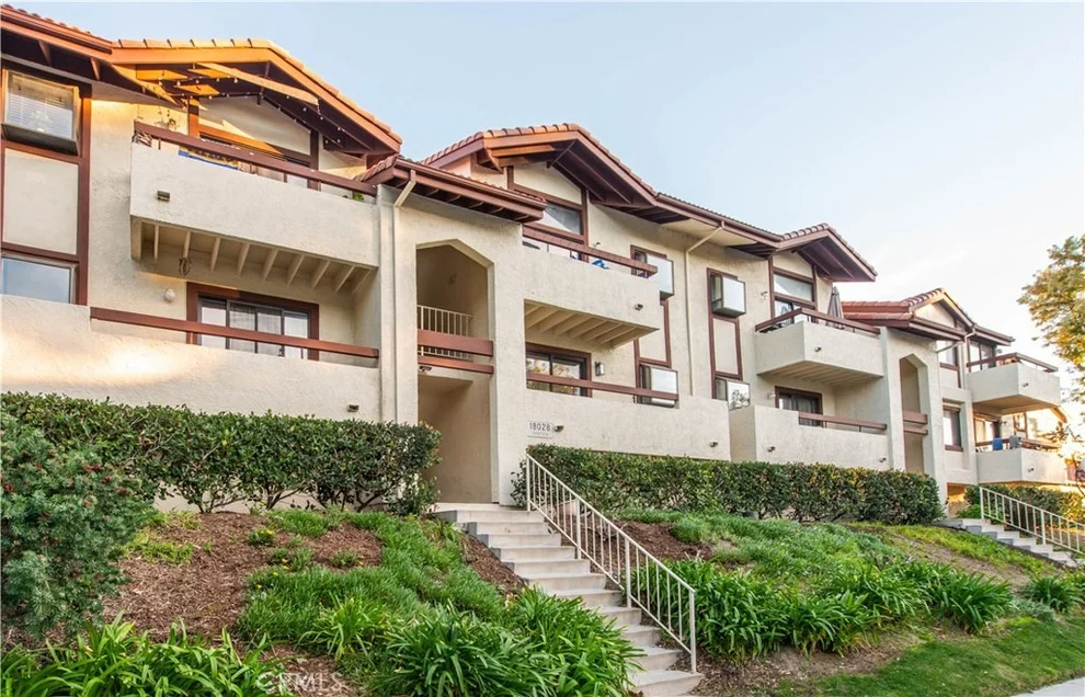 Unit for sale at 18028 Saratoga, Canyon Country, CA 91387